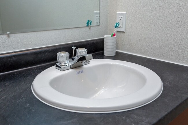 Building Photo - 3 Bedroom, Single-story Townhomes for rent...