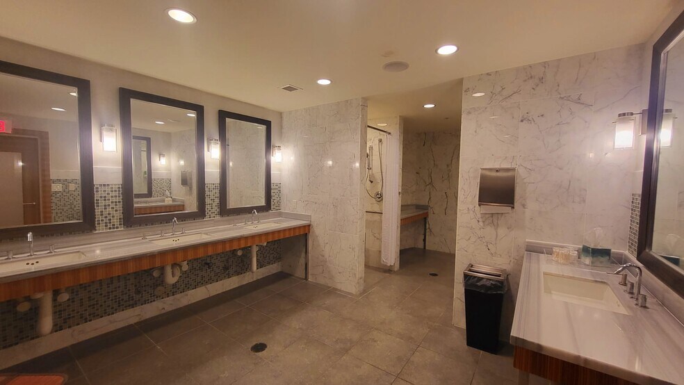 Building Photo - 253 NE 2nd St