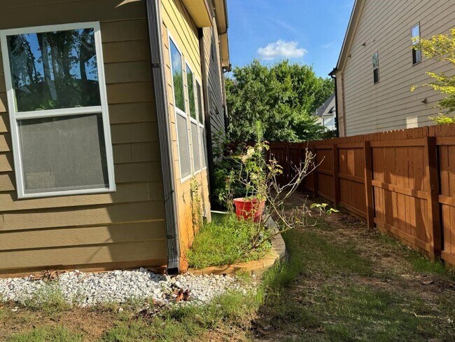 Building Photo - 760 Grove Valley Dr