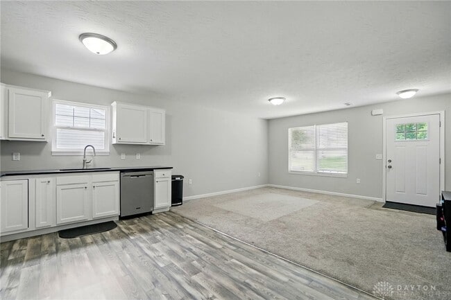 Building Photo - 720 Diamond Loop