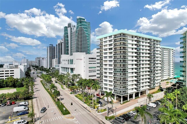 Building Photo - 3725 S Ocean Dr
