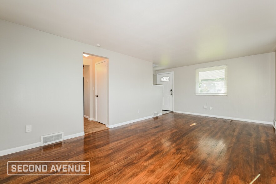 Building Photo - 320 Marbury Dr