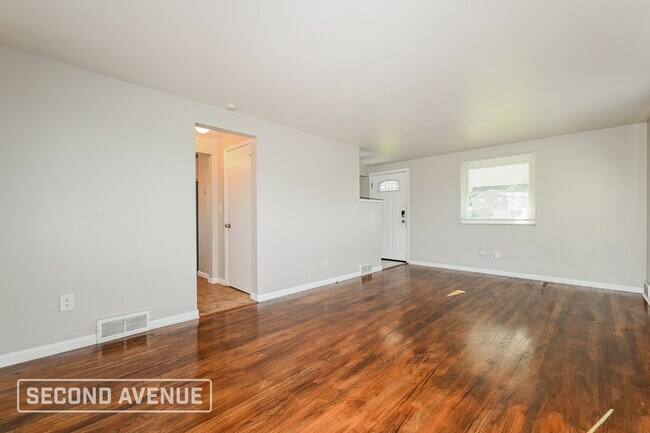 Building Photo - 320 Marbury Dr