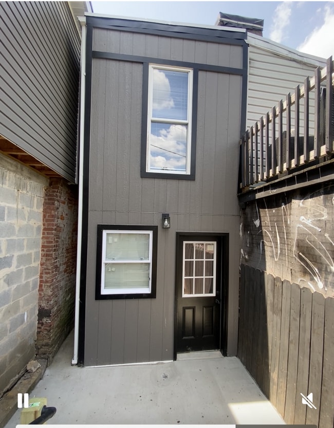 Building Photo - 519 1/2 S Prince St