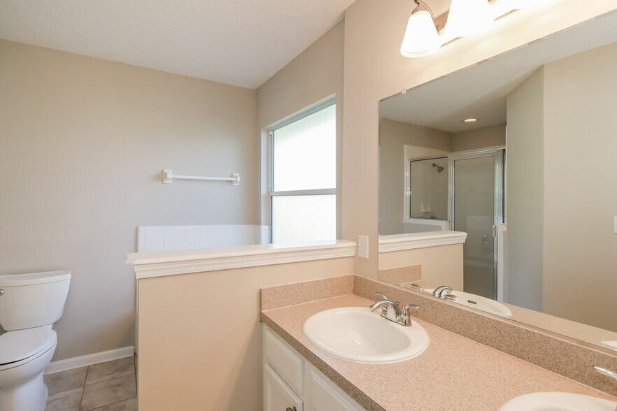 Building Photo - 1563 Bay Harbor Dr