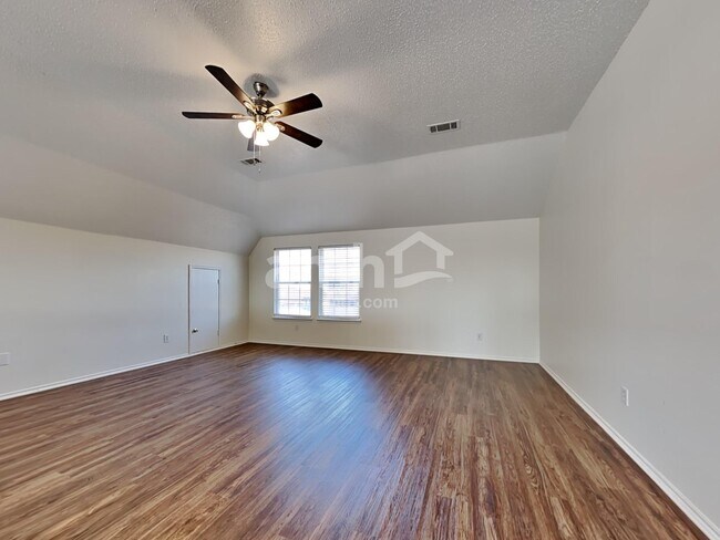 Building Photo - 7701 Longbow Ln
