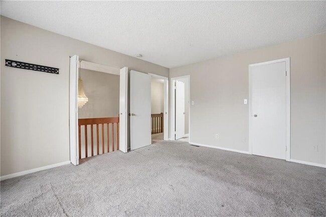 Building Photo - 710 Waters Dr