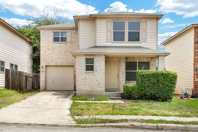 Primary Photo - ***MOVE-IN SPECIAL: ONE WEEK FREE***Renova...