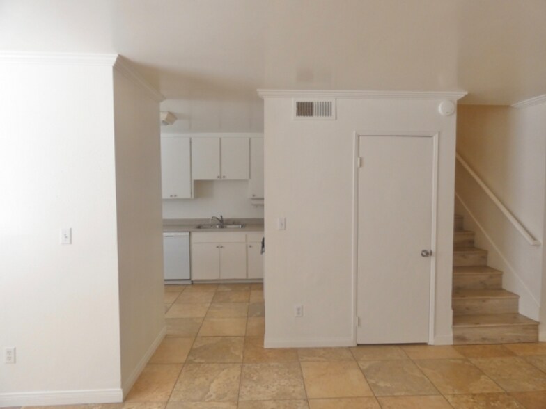 Building Photo - 350 Chestnut Ave