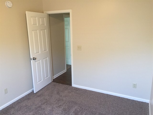 Building Photo - 8216 Leafcrest Dr