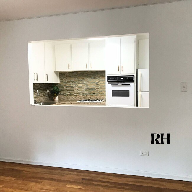 Building Photo - 1199 E 53rd St