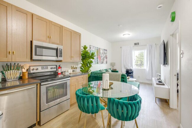 Building Photo - 2658-72 Broadway-SI ID1307919P