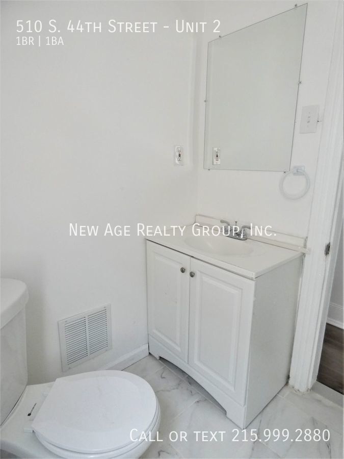 Building Photo - 510 S 44th St
