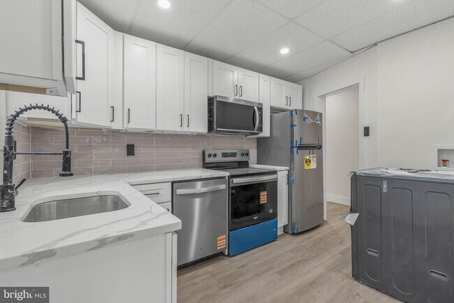 Building Photo - 1812 S 17th St