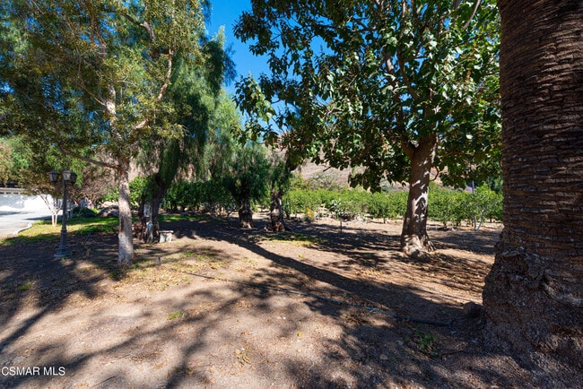 Building Photo - 1057 E La Loma Ave