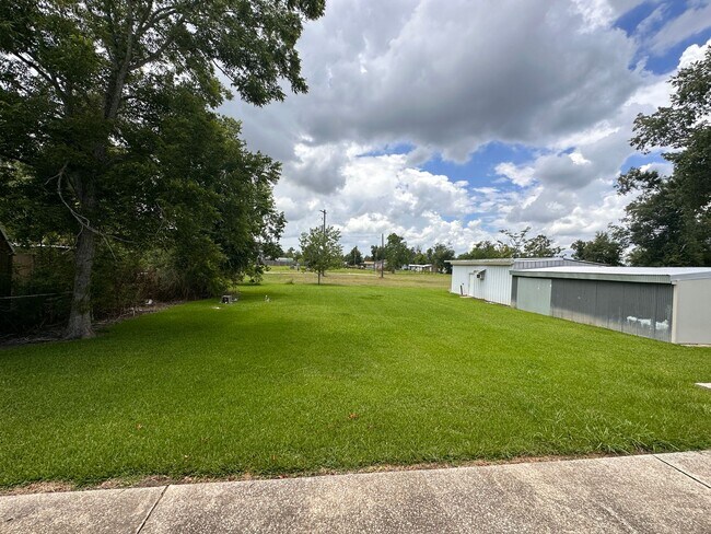 Building Photo - Awesome 2/2 Trailer in Westlake for rent!