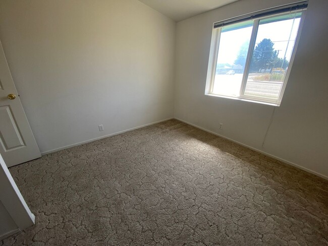 Building Photo - 3 Bed, 2 Bath Home for Rent in Kittitas!