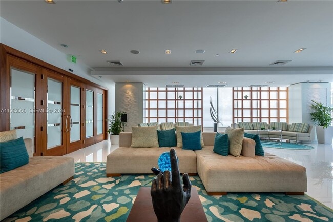 Building Photo - 2821 N Ocean Blvd