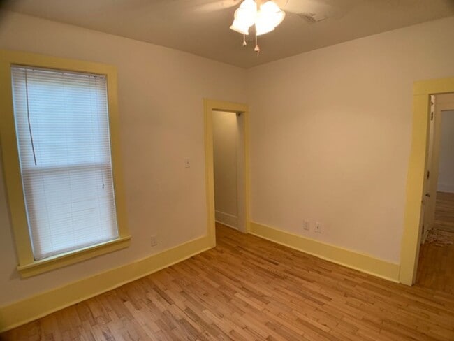 Building Photo - Edmond 3 bed 1 1/2 bath close to UCO