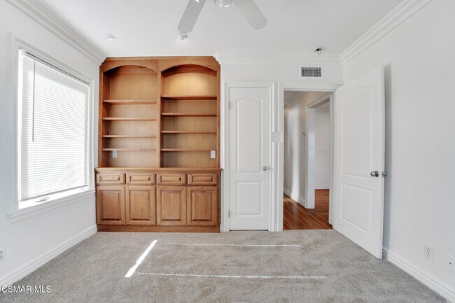 Building Photo - 6045 Sunnyslope Ave