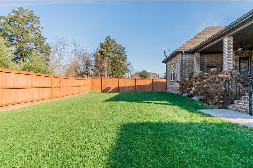 Building Photo - 8273 Middlewick Ln