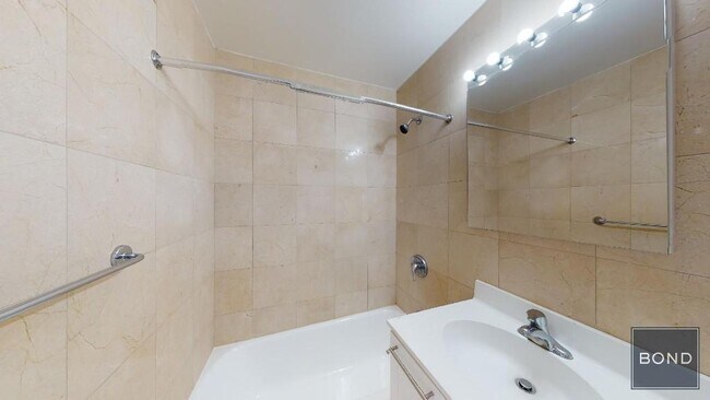Building Photo - 333 E 49th St