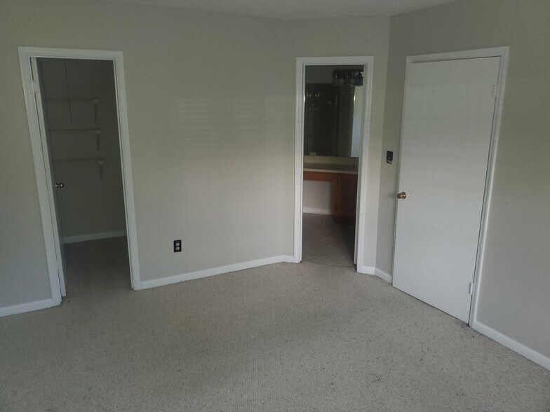 Building Photo - 509 Glenleaf Dr