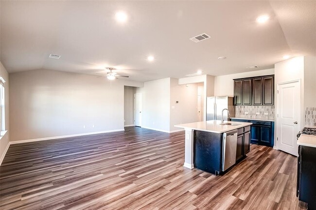 Building Photo - 1601 Longhorn Ranch Dr