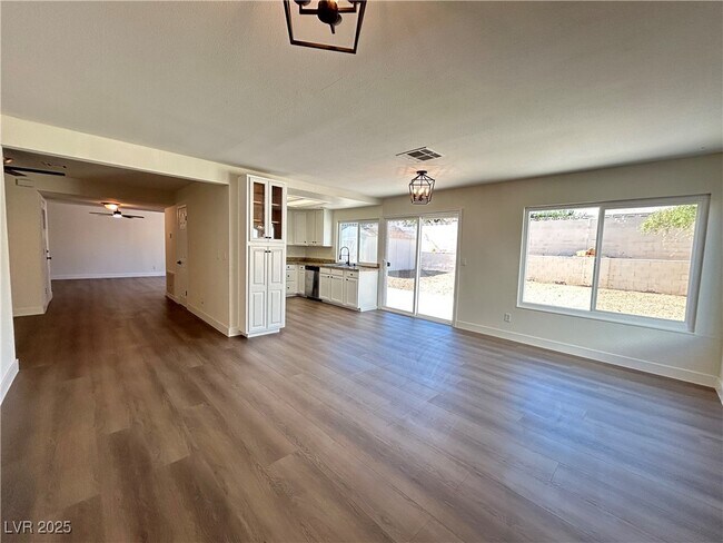 Building Photo - 5035 Meadow Grove Ct