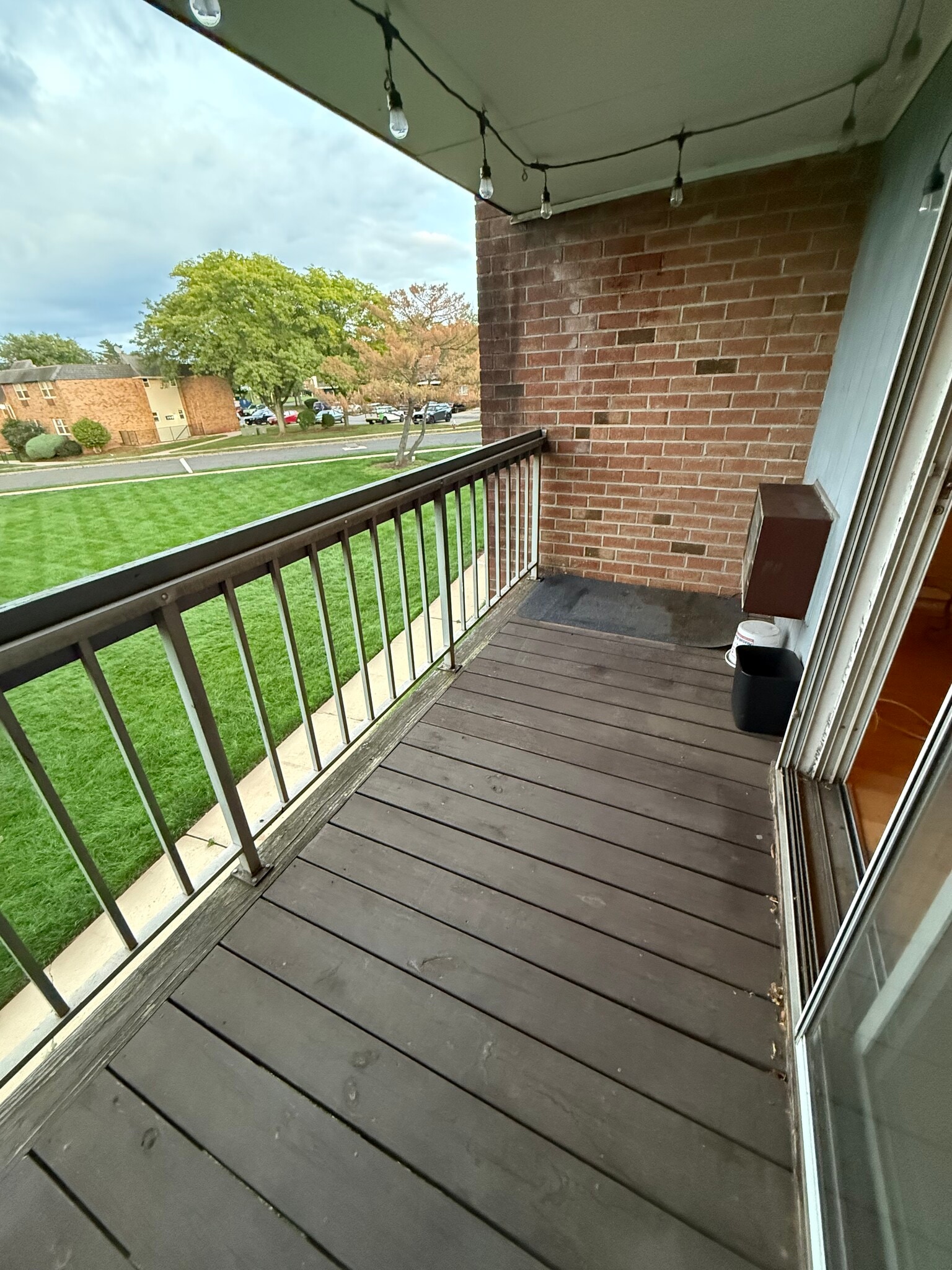 Building Photo - 807 Eves Dr