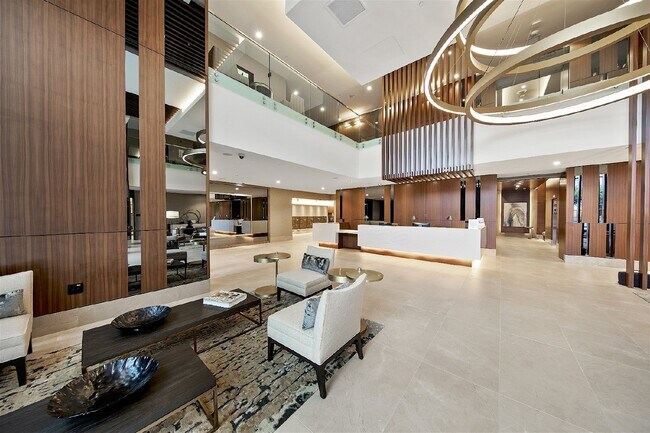 Building Photo - "Stunning 2-Bed, 2-Bath Urban Retreat with 1161 Sq Ft of Comfort in Downtown San Diego!"