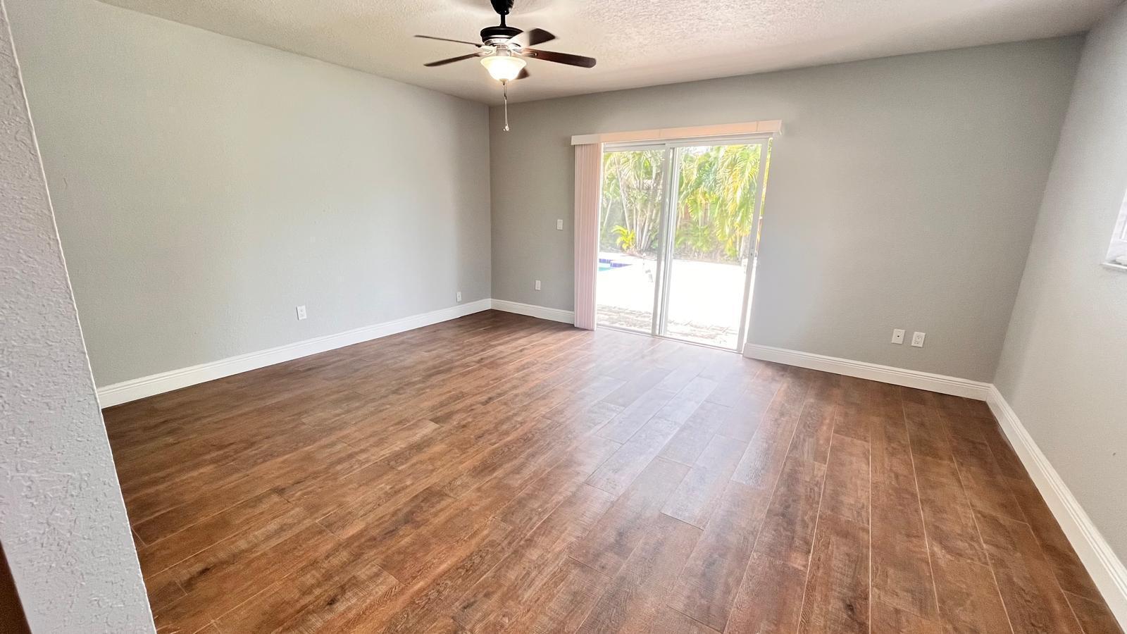 Building Photo - 11535 Sanderling Dr