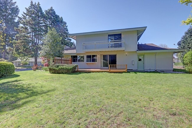 Building Photo - Beautiful View-Quiet Twin Lakes Neighborhood