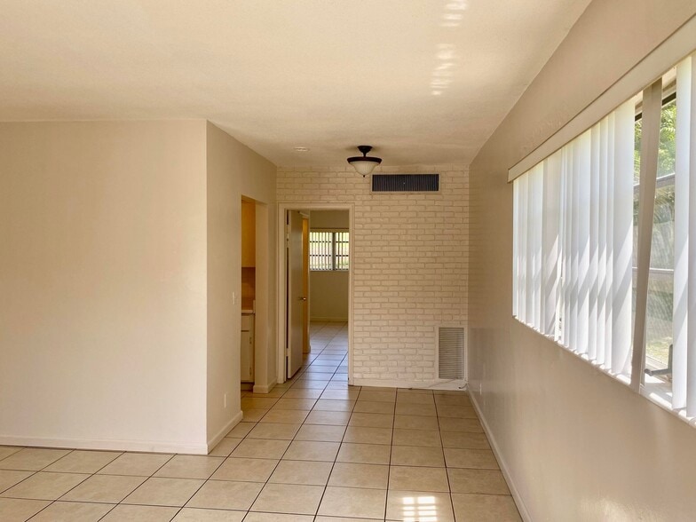 Building Photo - 2309 S Federal Hwy