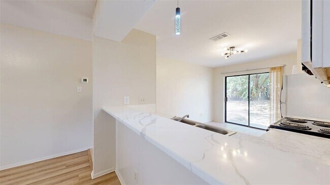 Building Photo - 301 Manuel Dr