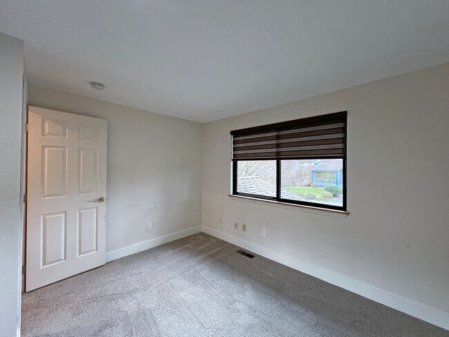 Building Photo - Gorgeous 3 Bedroom 2 Bath Home in Desirable Fairwood, Renton