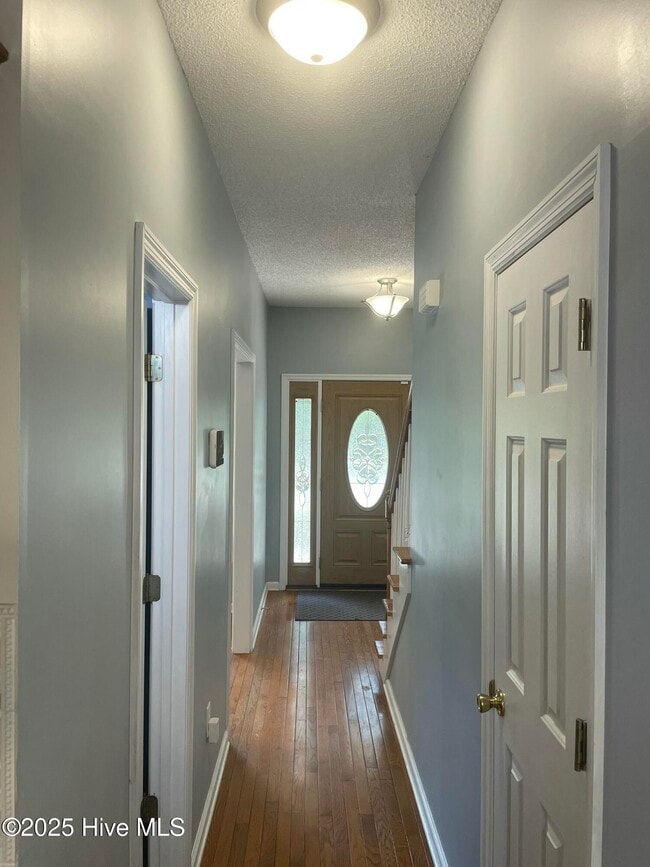 Building Photo - 151 Bayshore Dr