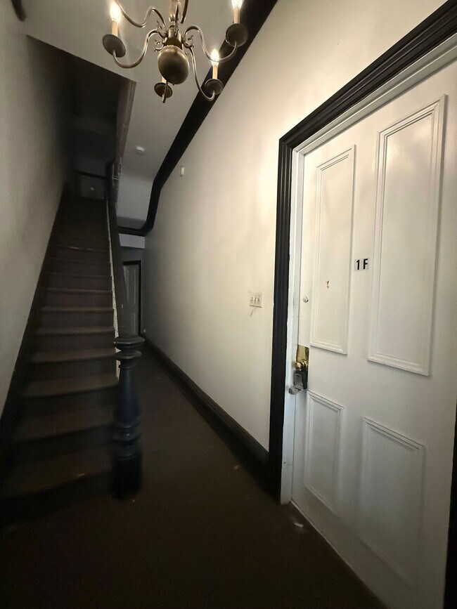 Building Photo - 446 N Duke St