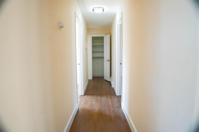 Building Photo - 300 Cator Ave