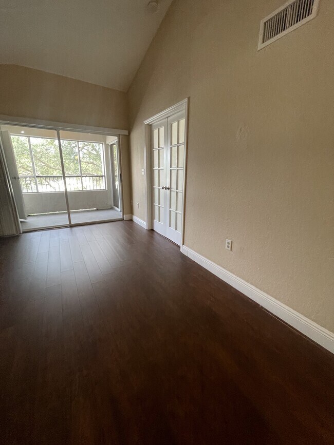 Building Photo - 2850 N Oakland Forest Dr