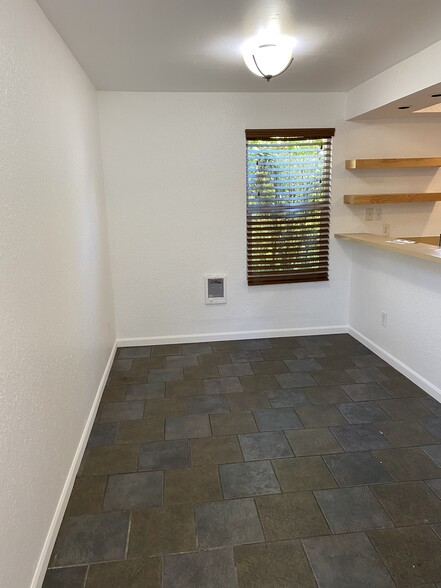 Dining area - 8400 25th Avenue Southwest