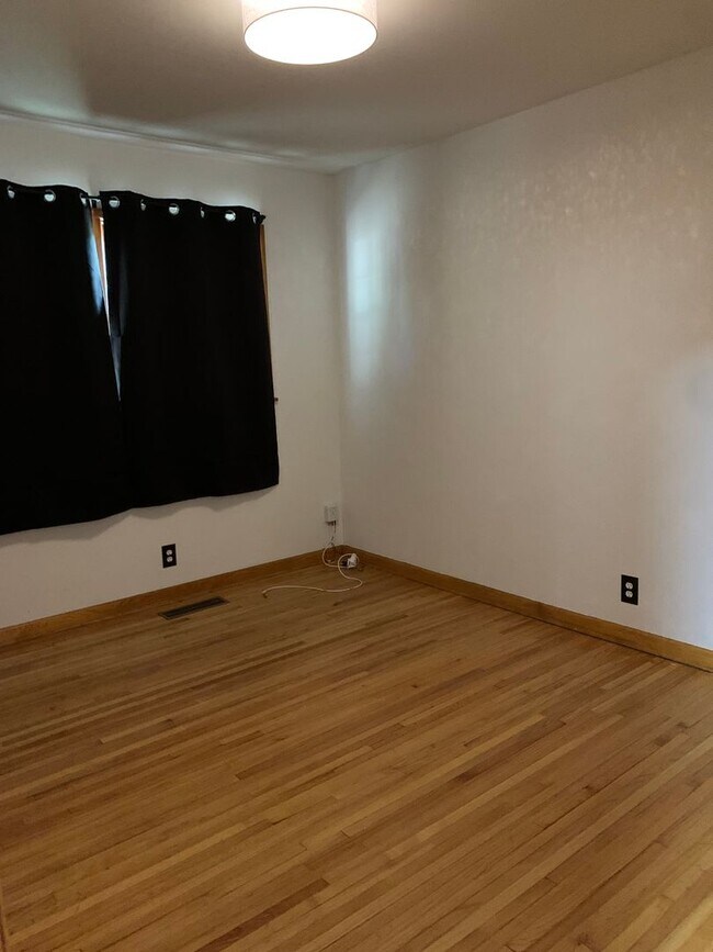 Building Photo - 1206 E Fortuna St