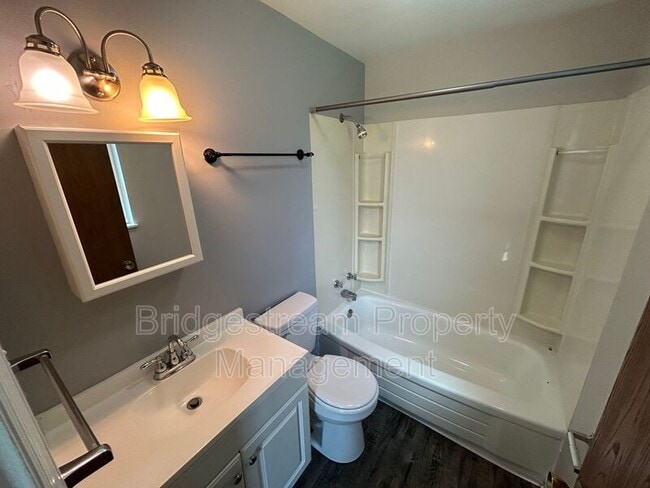 Building Photo - 92 W Franklin St