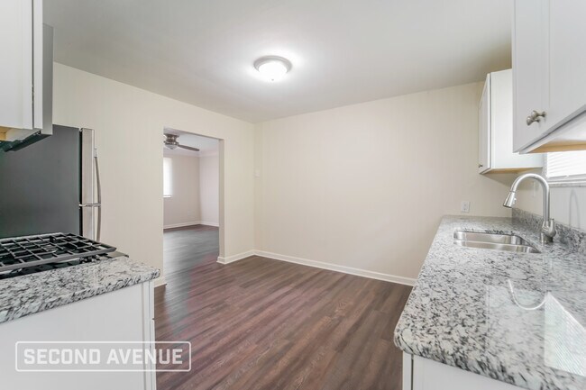 Building Photo - 1211 Main St