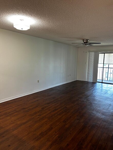 large great room - 1720 Murrell Rd