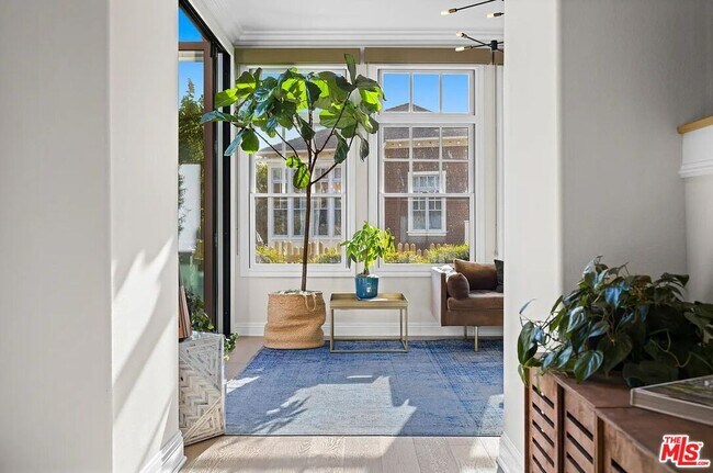 Building Photo - 2584 Bungalow Pl