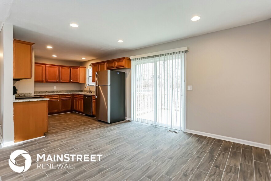 Building Photo - 8905 Daer Water Dr