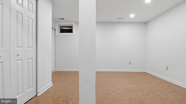 Building Photo - 2628 Deer Ridge Dr