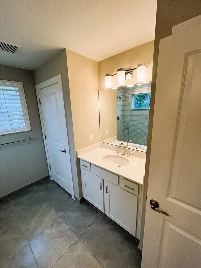 Building Photo - 226 Preserve Trl S