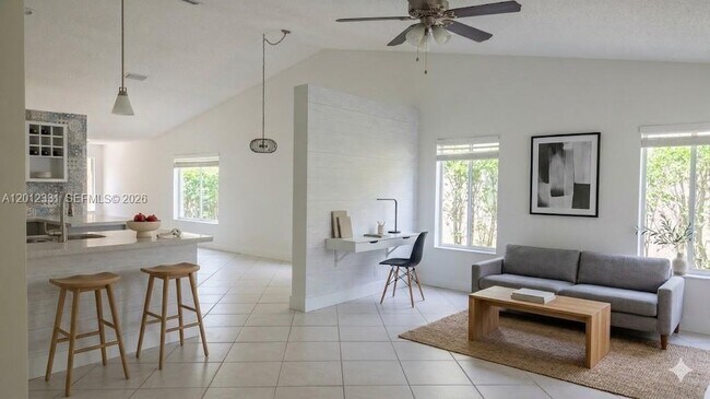 Building Photo - 1527 Palermo Dr